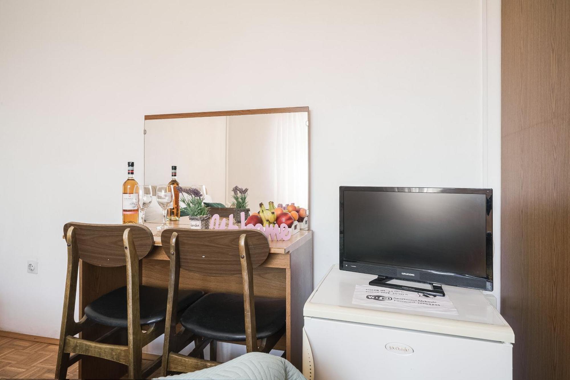 Apartment And Rooms Mrkovic ヴォディツェ エクステリア 写真