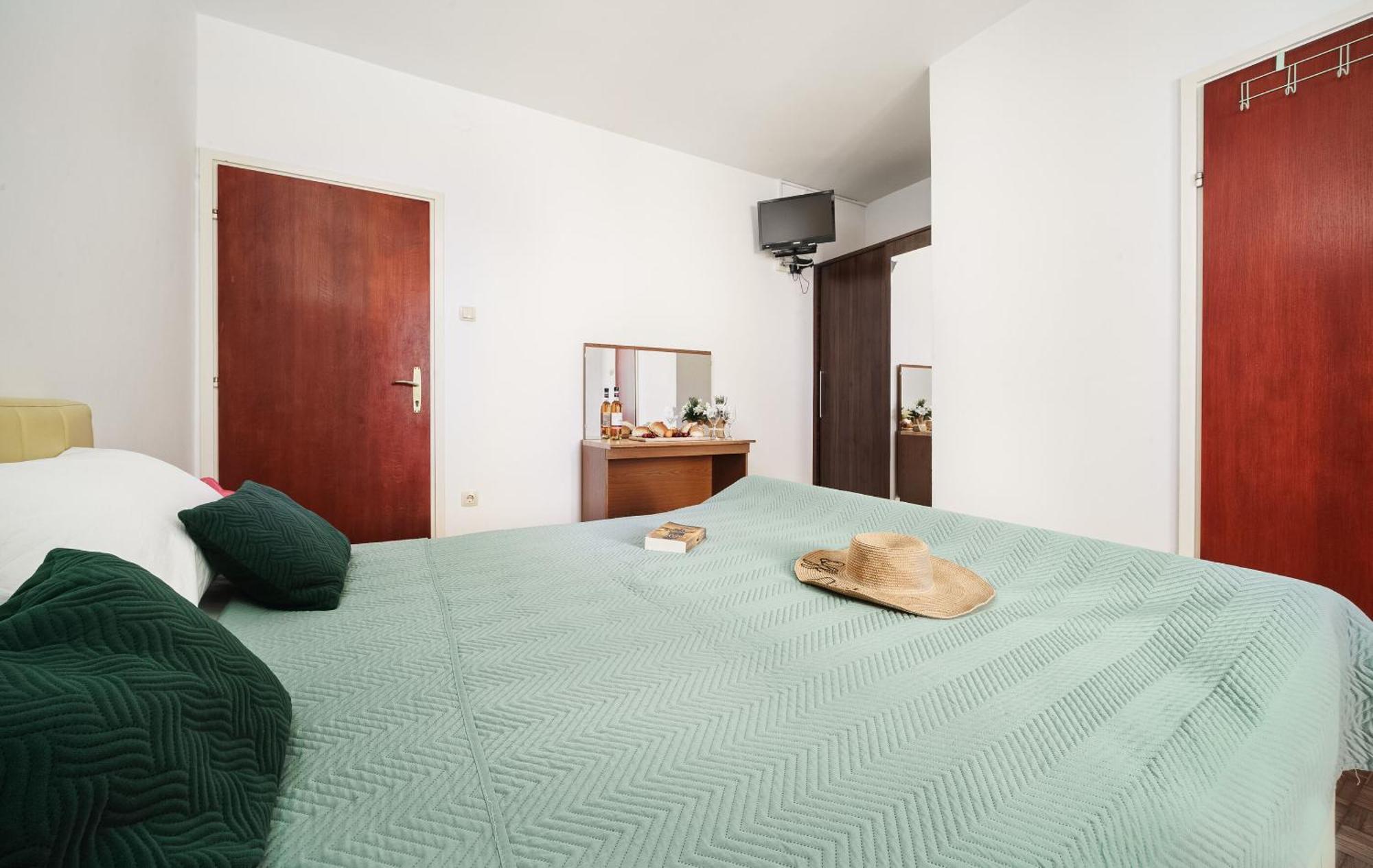Apartment And Rooms Mrkovic ヴォディツェ エクステリア 写真