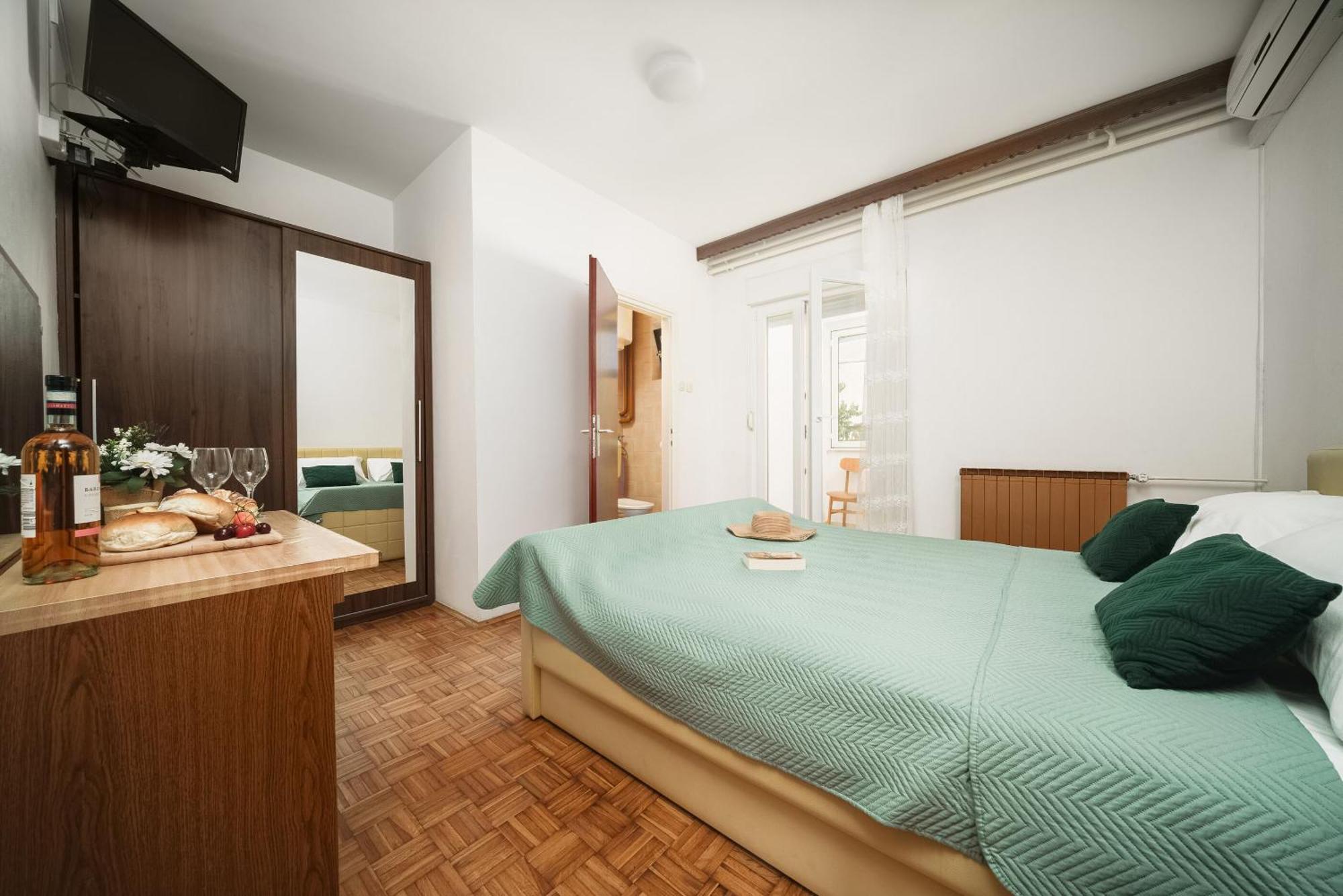 Apartment And Rooms Mrkovic ヴォディツェ エクステリア 写真